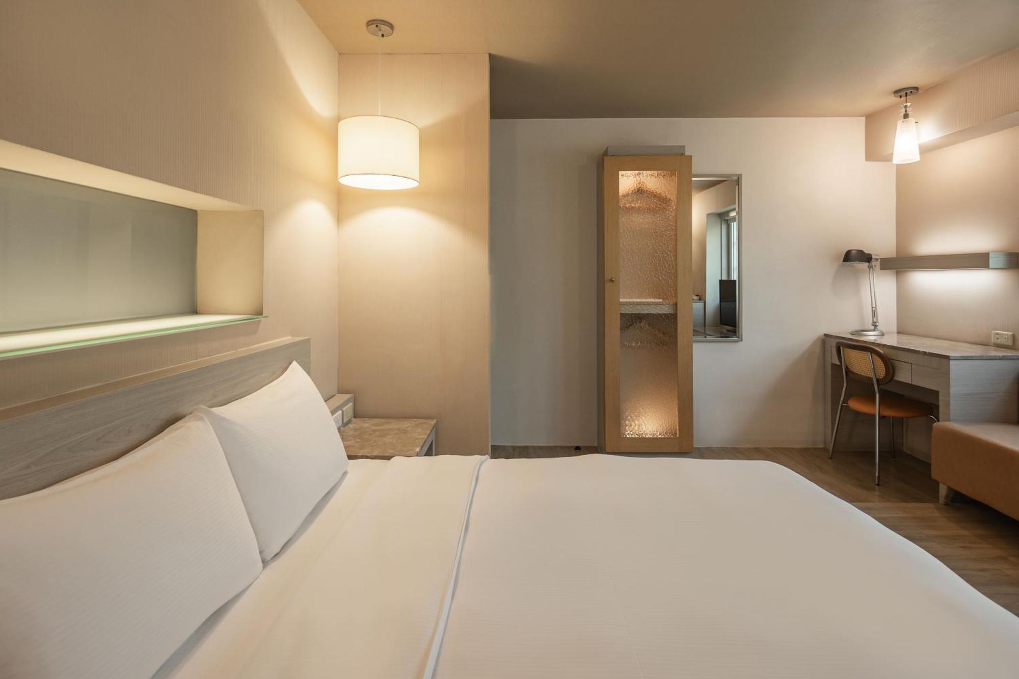 Kindness Hotel - Hanshen Kaohsiung Oda fotoğraf
