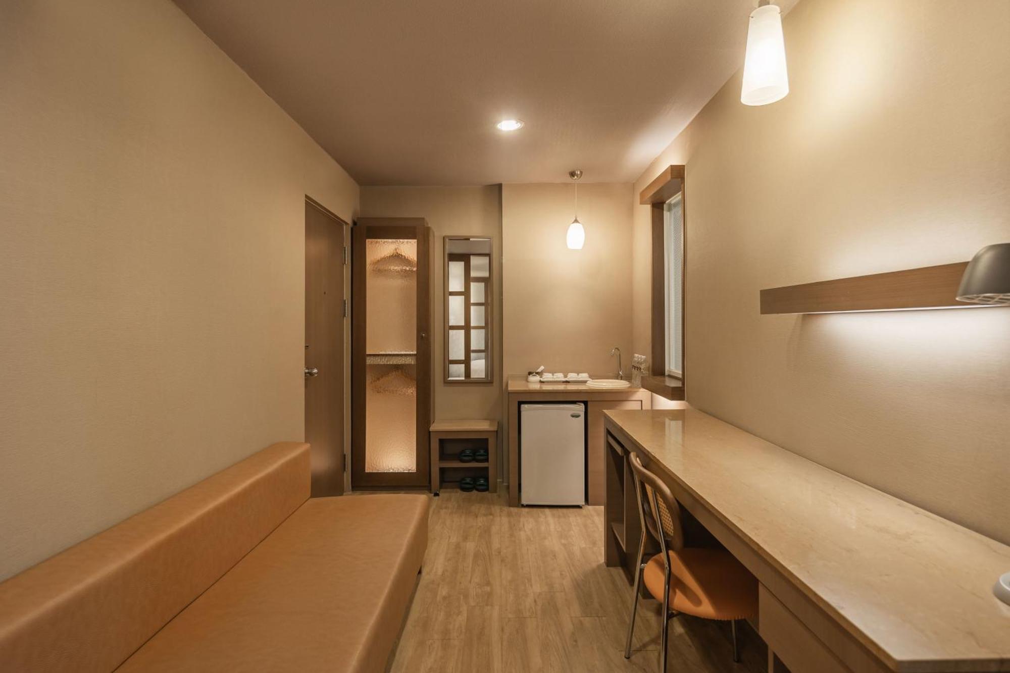 Kindness Hotel - Hanshen Kaohsiung Oda fotoğraf