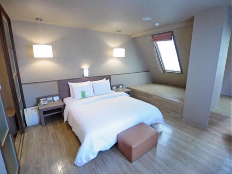 Kindness Hotel - Hanshen Kaohsiung Dış mekan fotoğraf